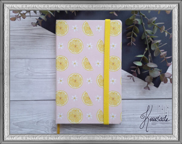 Kovakantinen muistikirja - Sitruunankukka