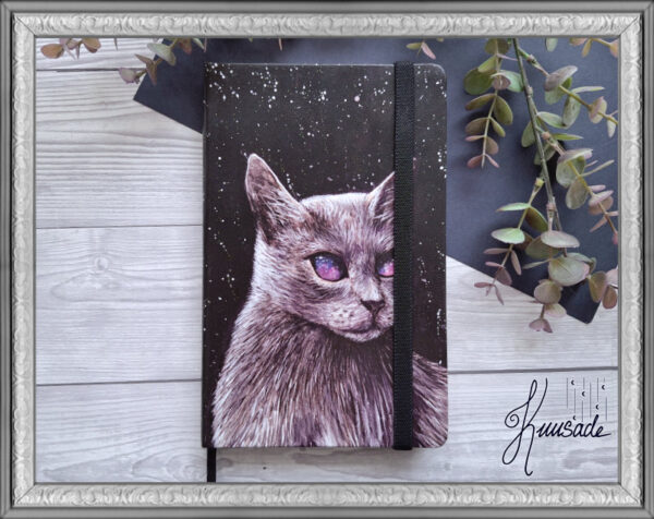 Kovakantinen muistikirja - Kissa