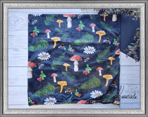 Neliö tyynyliina - Sienimetsä