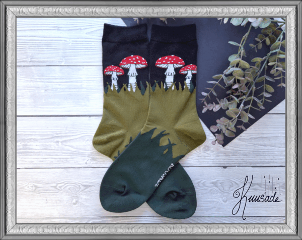 Sukat Amanita, musta